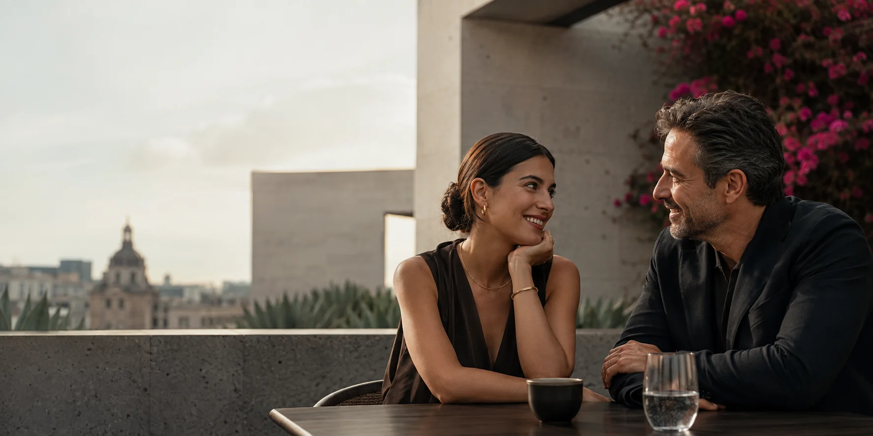 Two adults talking during a sugar date in Mexico City